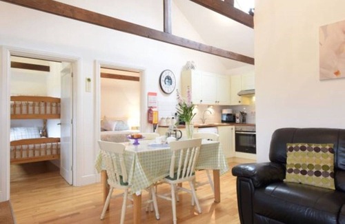 Harrietsham Cabaña | Willow Cottage in idyllic Kent setting.