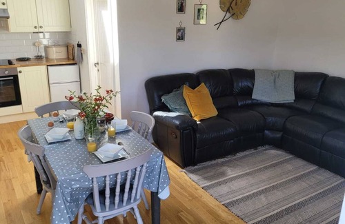 Harrietsham Cabaña | Willow Cottage in idyllic Kent setting.