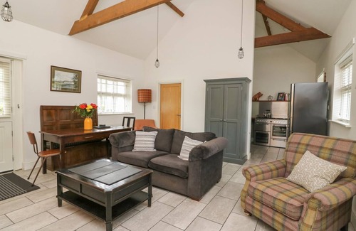 Trawscoed Casa | WILLOW COTTAGE, romantic, character holiday cottage in Llanilar