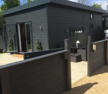 Fifield Casa | Willow Court Farm Studio South & Petting Farm, 8 mins from Legoland & Windsor, 15 mins from Lapland UK