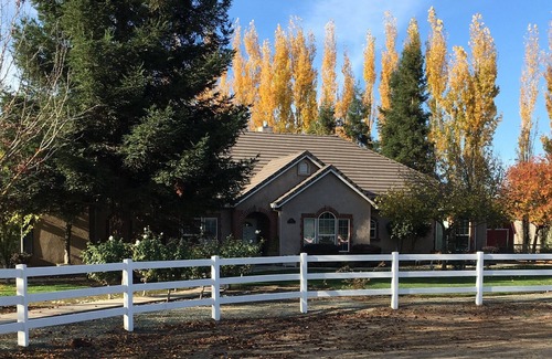 Oakdale Otro | Willow Creek Ranch - Welcome Traveler, Now Rest!
