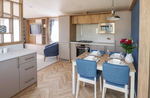 Briggswath Cabaña | Willow Lodge