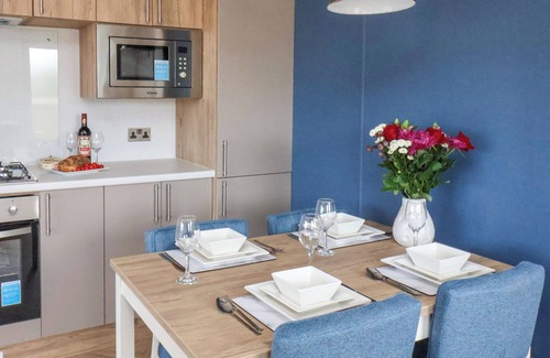 Briggswath Cabaña | Willow Lodge