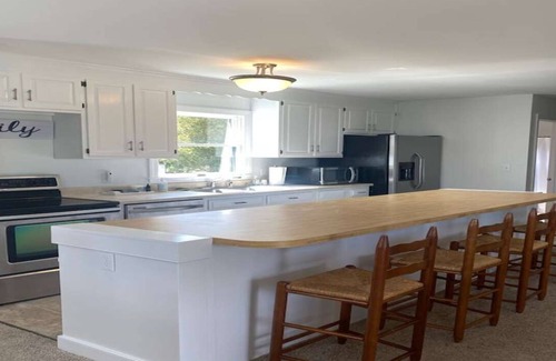 Dutton Casa | Willow Point Waterfront Home