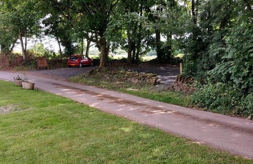 Westbrook Court Cabaña | Willow Spacious self catering near Hay on Wye