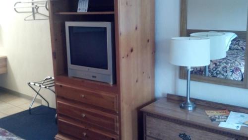 Branson Theater District Hotel | Willow Tree Inn Branson