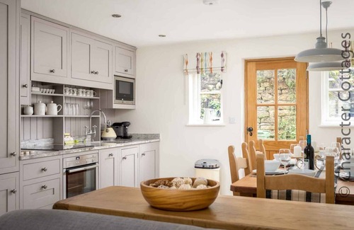 Snowshill Village Cabaña | Willow Vale