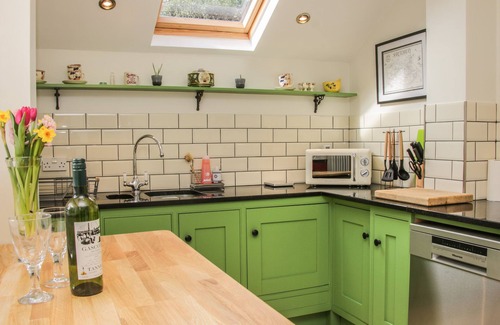 Shrewsbury Cabaña | WILLOW VIEW, family friendly, character holiday cottage in Shrewsbury