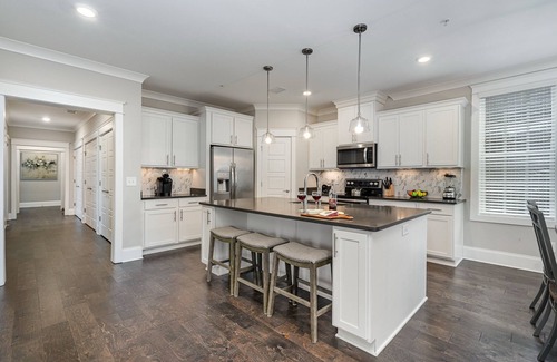 West End Cabaña | Willow-walk to Centennial Park-5 Mins to Broadway