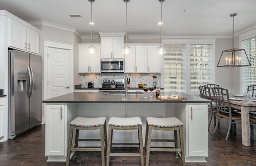 West End Cabaña | Willow-walk to Centennial Park-5 Mins to Broadway