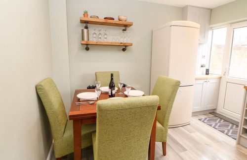 Corbridge Cabaña | WILLOWS, pet friendly, with open fire in Corbridge