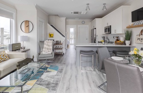 River District Alquiler De Eote | Wilmington downtown stationary houseboat. Relax literally OVER the water 🐬