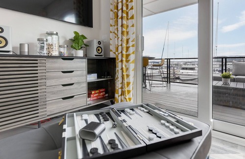 River District Alquiler De Eote | Wilmington downtown stationary houseboat. Relax literally OVER the water 🐬