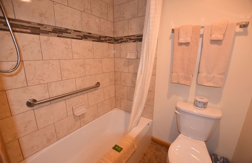 Dryden Hotel | Wilson Lake Inn