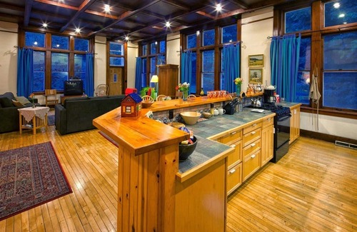 La Crosse Casa | Wilson Schoolhouse Inn Ideal para reuniones familiares o 2-3 parejas
