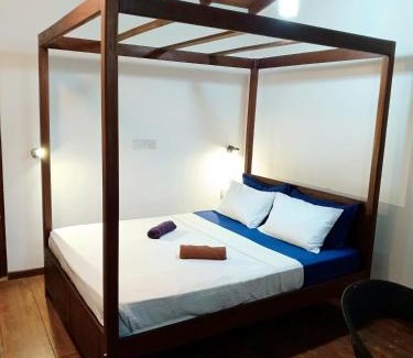 Pelena Casa | Wimal Wood Stock Surf House