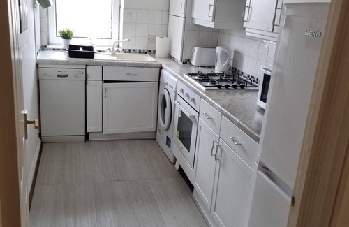 Abbey Apartamento | Wimbledon 2Bed2bath Apartment with Free Parking