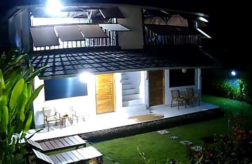 Hu'u Apartamento | Wind and Sea at Arista Lakey Peak House
