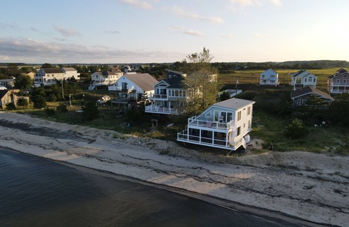 Bowers Beach Casa | Wind Song Getaway on the Beach