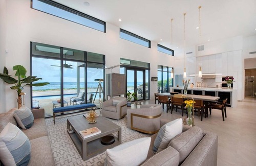 East End Casa | Wind Upon The Waves by Grand Cayman Villas & Condos
