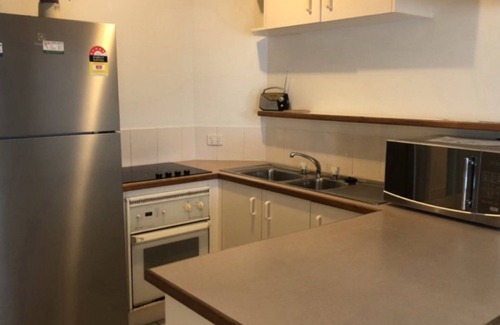 Golden Beach Apartamento | WINDBOURNE UNIT 8 - This neat and tidy 1st floor unit is tucked away in the quiet section of the Gol
