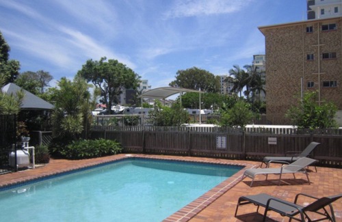 Golden Beach Apartamento | WINDBOURNE UNIT 8 - This neat and tidy 1st floor unit is tucked away in the quiet section of the Gol