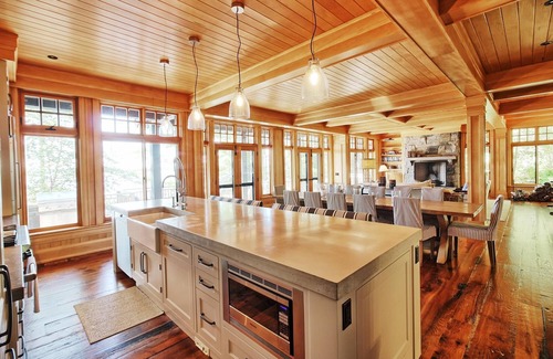 Windermere Cabaña | Windermere! South! Private! Wallsend is Muskoka Classic Luxury!