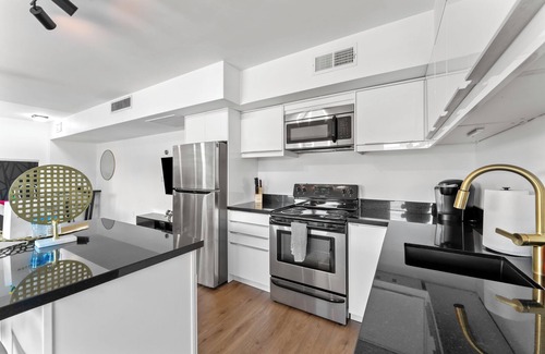 Brown and Stetson Business Condominio | Windfield Condo in the Entertainment District
