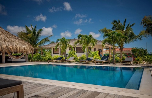 Belnem Hotel | Windhoek Resort Bonaire