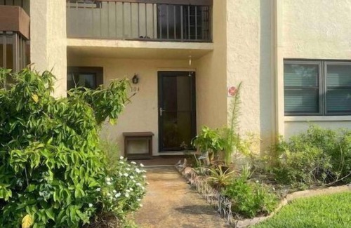 Clearwater Condominio | Winding Creek Condominiums