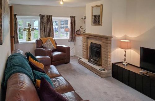 Little Eaton Casa | Windmill Cottage