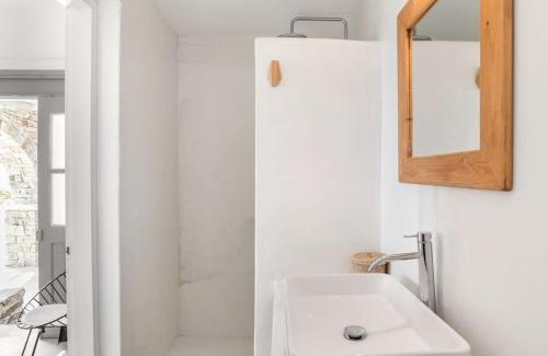 Antiparos Casa | Windmill House with private pool and breathtaking views