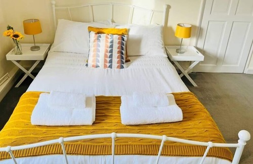 Yeadon Casa | Windmill Lodge at Leeds/Bradford Airport