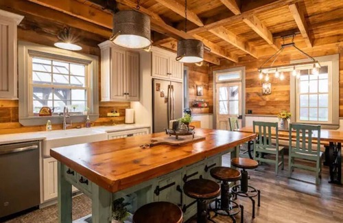 Elizabethtown Casa | Windmill Manor at Sunnyburn Farm