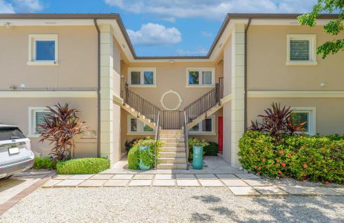 West Bay Apartamento | Windsong #4 On Boggy Sand Road Steps From Smb