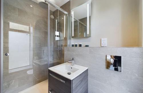 Belfast Apartamento | Windsor Apartment on Lisburn Road by Lesley