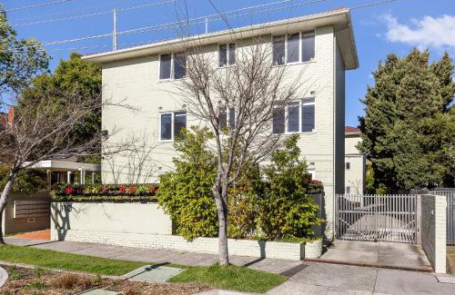 St Kilda Apartamento | Windsor Apartments by Urban Rest