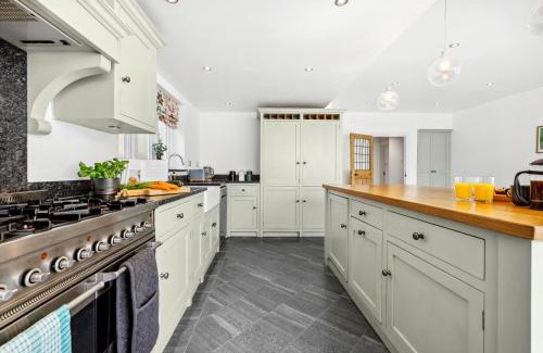 Olton Casa | Windsor Manor - Luxury 5-bed Retreat in Solihull