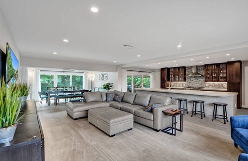 Bel Air Casa | Windward Escape Summa
