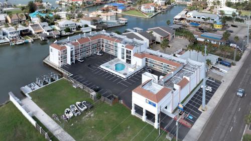 South Padre Island Hotel | WindWater Hotel and Marina