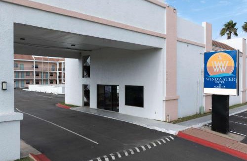 South Padre Island Hotel | WindWater Hotel and Marina