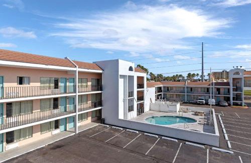 South Padre Island Hotel | WindWater Hotel and Marina
