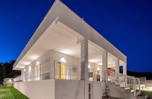 Nea Skioni Villa | Wine After Sun Sea Front Villa