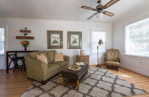 Atascadero Casa | Wine Country Bungalow