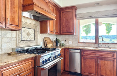 Paso Robles Casa | Wine Country Escape w/Views + Wine Cellar & Gym | Caterina Dusi Vineyard