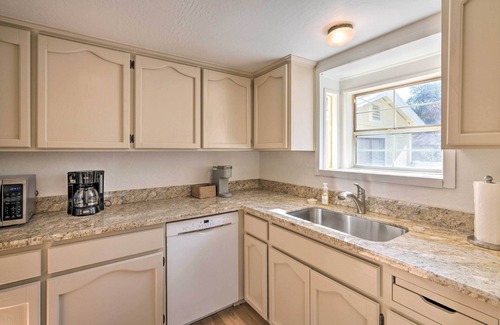 Shenandoah Valley Casa | Wine Country Escape w/ Hot Tub in River Pines!