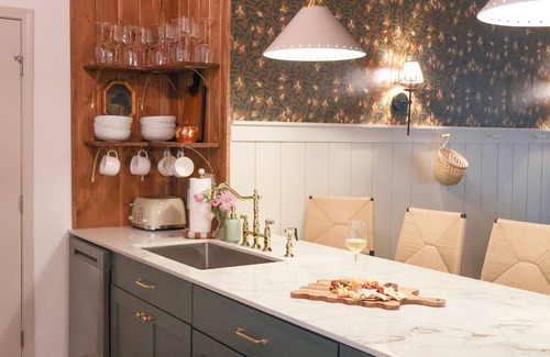 Dahlonega Cabina | Wine Country Luxe 5BR w Views & Hottub, Pet Friendly!