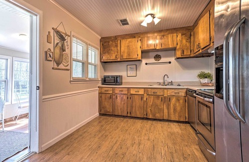 Dahlonega Casa | Wine Country Retreat w/ Fire Pit + Sunroom!