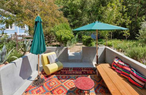 Guerneville Casa | Wine Country Retreat with Pool & Hot Tub - Dogs OK