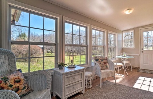 Dahlonega Casa | Wine Country Retreat with Fire Pit and Sunroom!